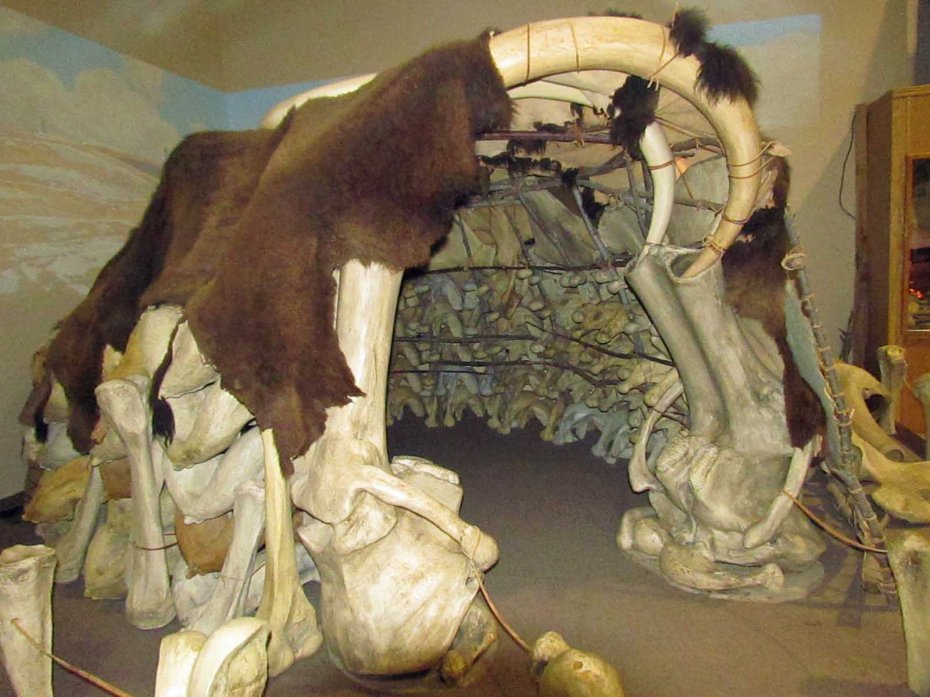 Reconstruction of a mammoth bone hut at the Mammoth Museum, Hots Springs, South Dakota